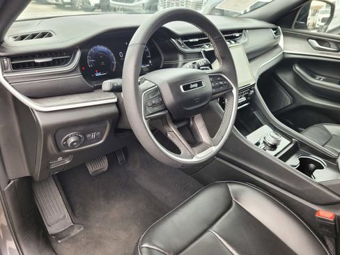 Used 2024 Jeep Grand Cherokee L Limited w/ Luxury Tech Group II AWD/4WD image 13