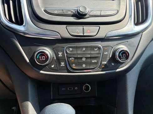 Used 2022 Chevrolet Equinox LT FWD image 19