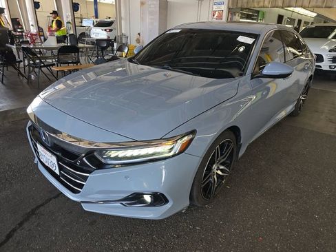 Used 2021 Honda Accord Touring image 2