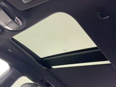 New 2025 Chrysler Pacifica Limited image 32