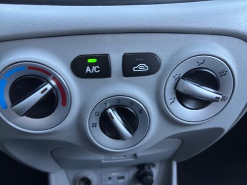 Used 2011 Hyundai Accent GLS image 17