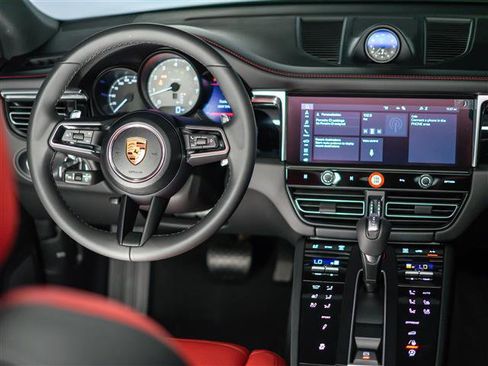 New 2026 Porsche Macan S image 4