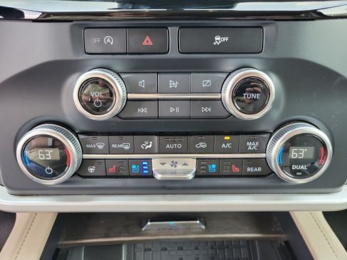 Used 2024 Ford Expedition Max Limited AWD/4WD image 20