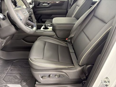 New 2026 GMC Yukon Elevation image 7