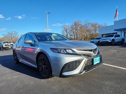 Used 2023 Toyota Camry SE image 7