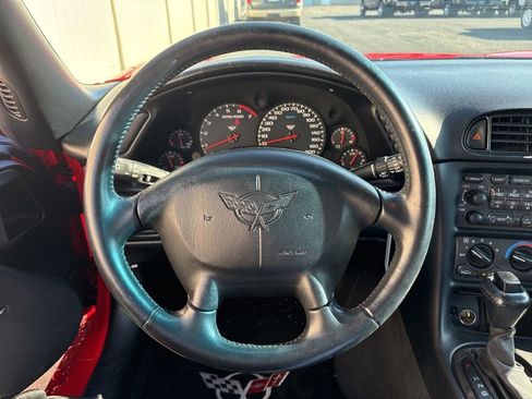 Used 1998 Chevrolet Corvette Coupe RWD image 5