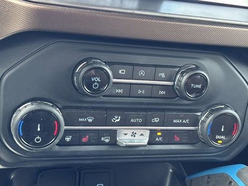 Used 2022 Ford Bronco Outer Banks w/ Sasquatch Package AWD/4WD image 32