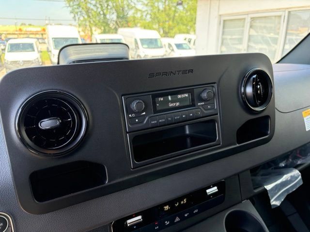 Used 2025 Mercedes-Benz Sprinter 2500 image 15