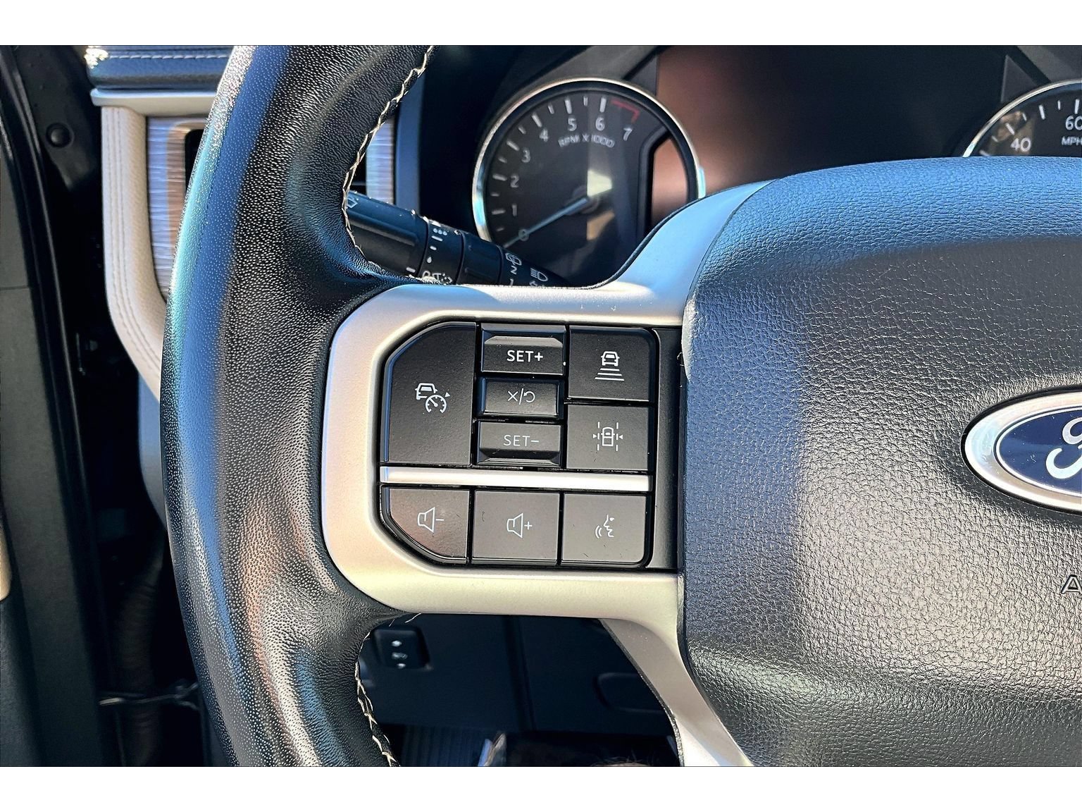 Used 2024 Ford Expedition Max Limited AWD/4WD image 11