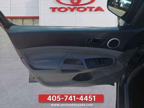 Used 2013 Toyota Tacoma PreRunner RWD image 12