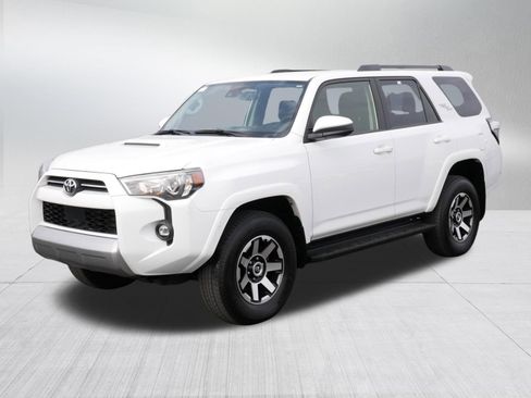 Certified 2024 Toyota 4Runner TRD Off-Road AWD/4WD image 3