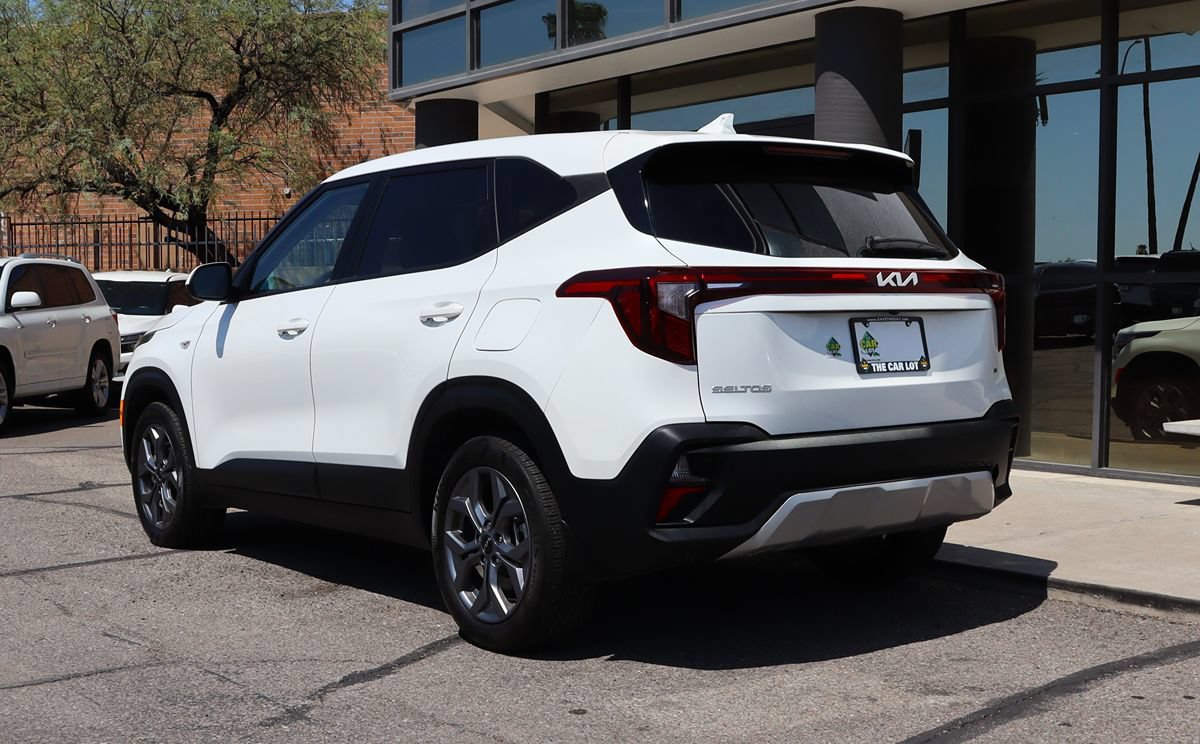 Used 2024 Kia Seltos LX AWD/4WD image 9