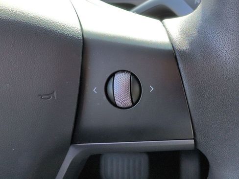 Used 2023 Tesla Model Y Long Range image 12