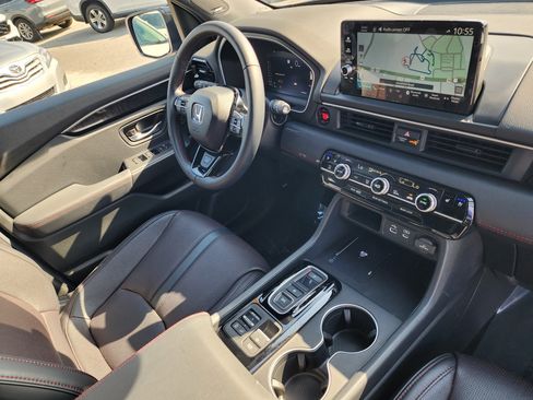 Certified 2025 Honda Pilot Black Edition image 16