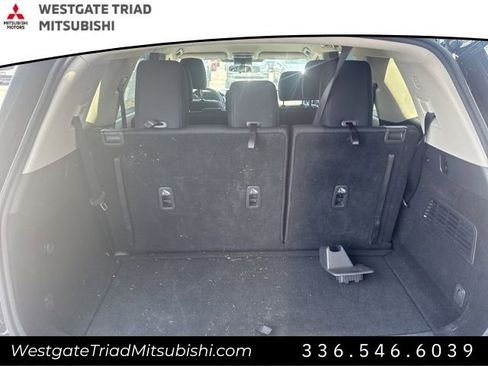 Used 2022 Nissan Pathfinder SV image 12