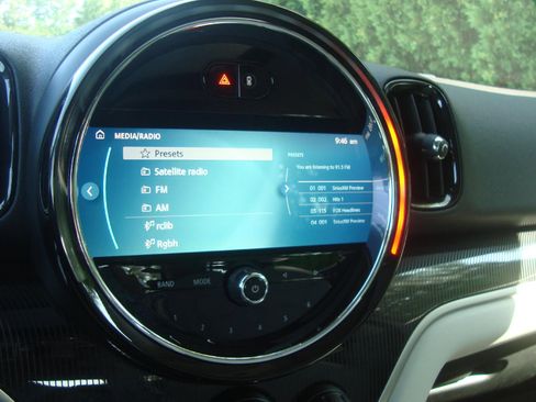 Used 2022 MINI Cooper Countryman S w/ Premium Package image 16