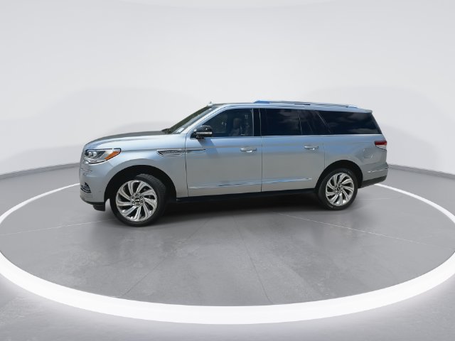 Used 2024 Lincoln Navigator L Reserve AWD/4WD image 5