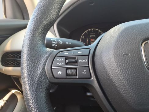 Used 2025 Honda HR-V LX image 23