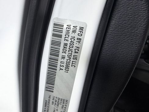 Used 2023 Dodge Durango R/T w/ Tow 'N Go Package AWD/4WD image 34