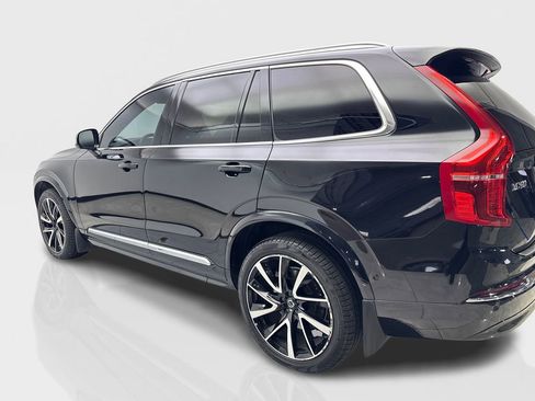 Used 2023 Volvo XC90 B6 Plus image 14