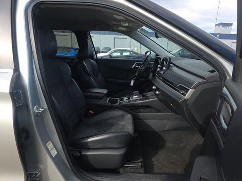 Used 2024 Mitsubishi Outlander SE image 10