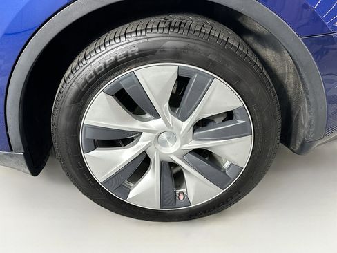 Used 2020 Tesla Model Y Long Range image 11