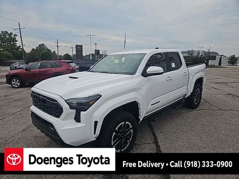 New 2025 Toyota Tacoma TRD Sport image 9
