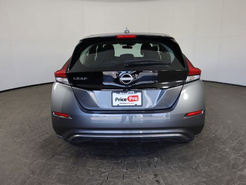 Used 2025 Nissan Leaf S image 7