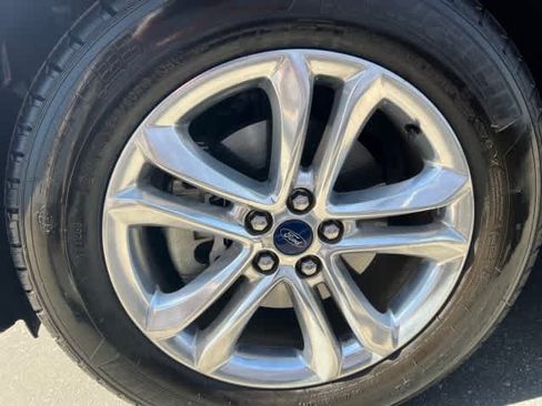 Used 2017 Ford Edge SEL w/ Equipment Group 201A FWD image 10