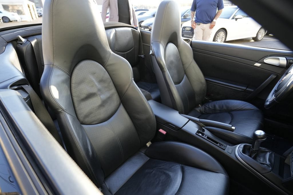 Used 2006 Porsche 911 Carrera S RWD image 30