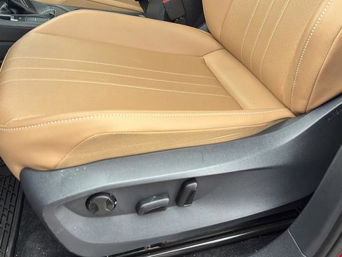 Used 2024 Volkswagen Tiguan SE R-Line w/ MDO Package, Three-Row FWD image 20