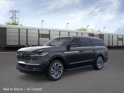 New 2026 Lincoln Navigator L Premier AWD/4WD image 1