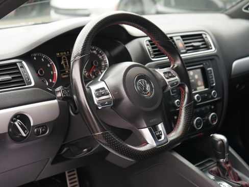 Used 2013 Volkswagen Jetta GLI Autobahn FWD image 11