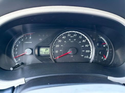 Used 2014 Toyota Sienna LE image 19