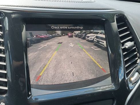 Used 2019 Jeep Cherokee Limited AWD/4WD image 28