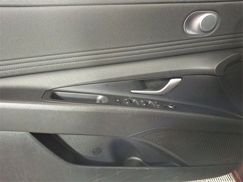 Used 2023 Hyundai Elantra SEL w/ Convenience Package image 14