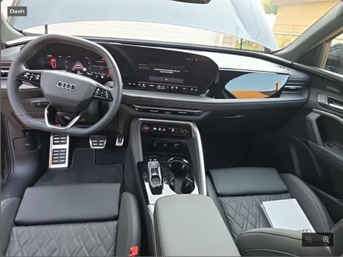 Used 2025 Audi SQ5 Premium Plus w/ Premium Plus Package AWD/4WD image 2
