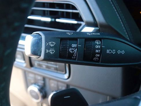 Used 2025 GMC Yukon XL Denali AWD/4WD image 26