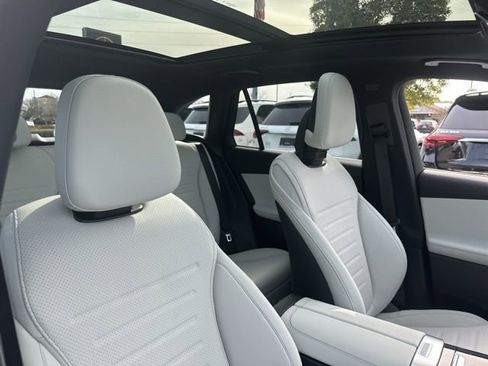 New 2026 Mercedes-Benz GLC 300 4MATIC image 28