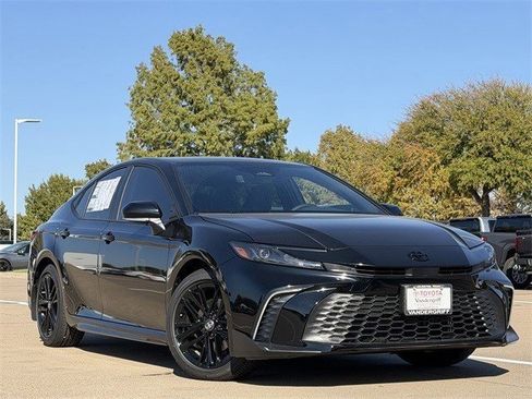New 2026 Toyota Camry SE image 2
