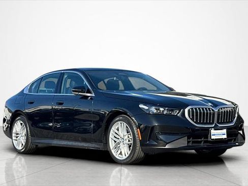 Used 2025 BMW 530i xDrive image 7