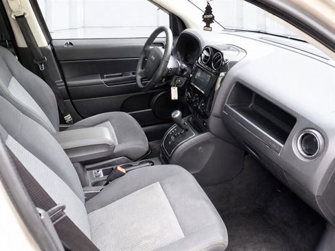 Used 2009 Jeep Compass Sport AWD/4WD image 7
