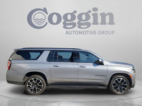 Used 2022 Chevrolet Suburban RST w/ Sport Performance Package AWD/4WD image 5