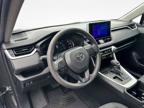 Used 2023 Toyota RAV4 XLE w/ Convenience Package FWD image 11