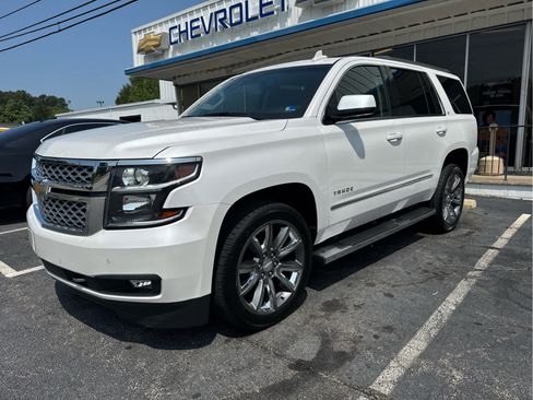 Used 2019 Chevrolet Tahoe LT w/ LT Signature Package RWD image 6