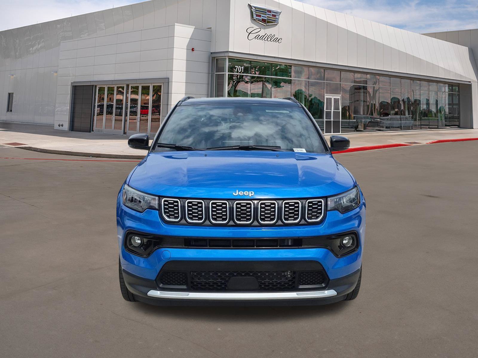 Used 2025 Jeep Compass Limited AWD/4WD image 2