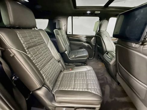 Used 2022 Cadillac Escalade ESV Sport Platinum RWD image 32