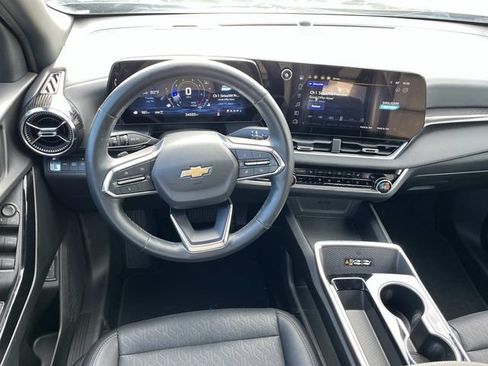 Used 2025 Chevrolet Equinox LT w/ Convenience Package II AWD/4WD image 12