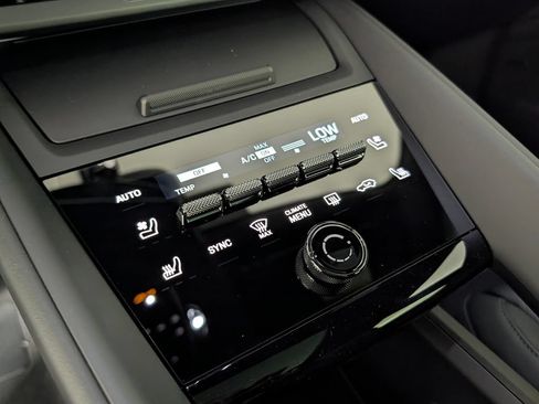 New 2026 Porsche Macan Electric RWD image 34