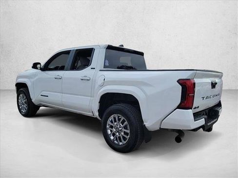 Used 2024 Toyota Tacoma SR5 AWD/4WD image 7